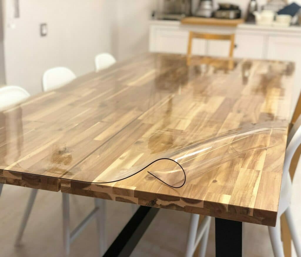 Przezroczysta mata ochronna 50×80 cm z miękkiego szkła połysk